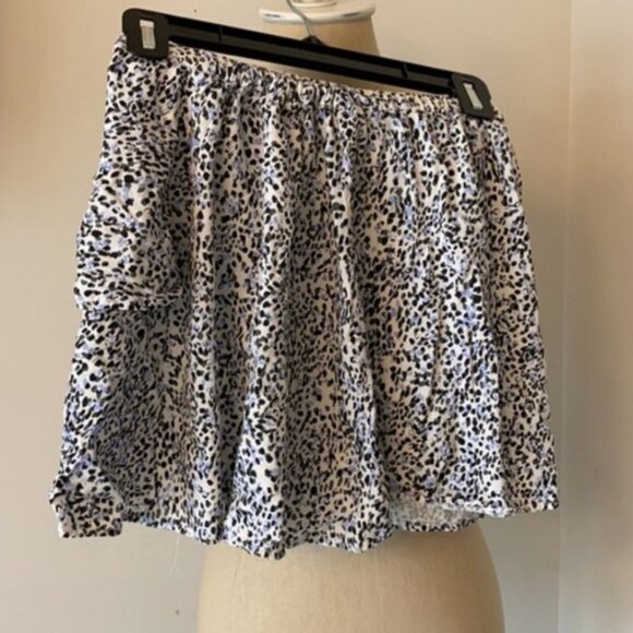 Stretchy spotted mini skirt - Picture 2 of 3